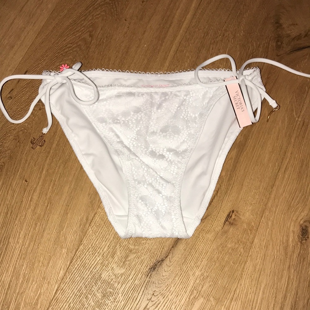 NEW Victoria’s Secret White Lace Bikini Bottom